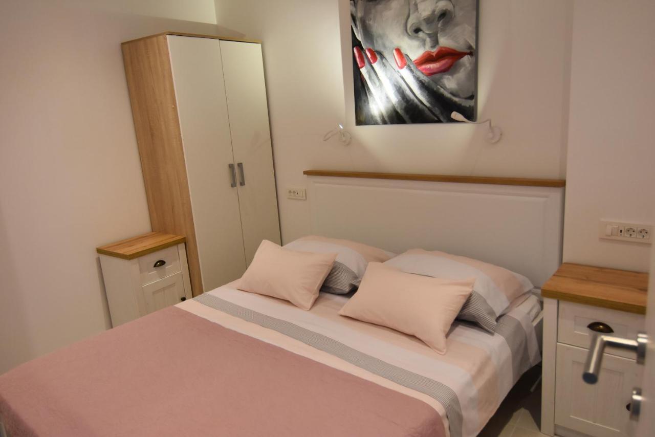 Villa Nede 포드고라 외부 사진
